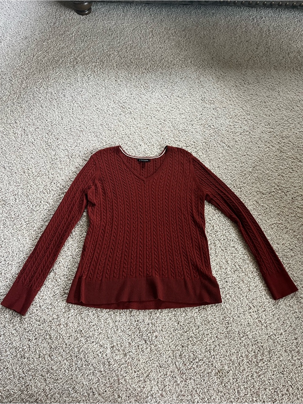 41 Hawthorn Women's Cable Knit V-Neck Sweater - Burgundy